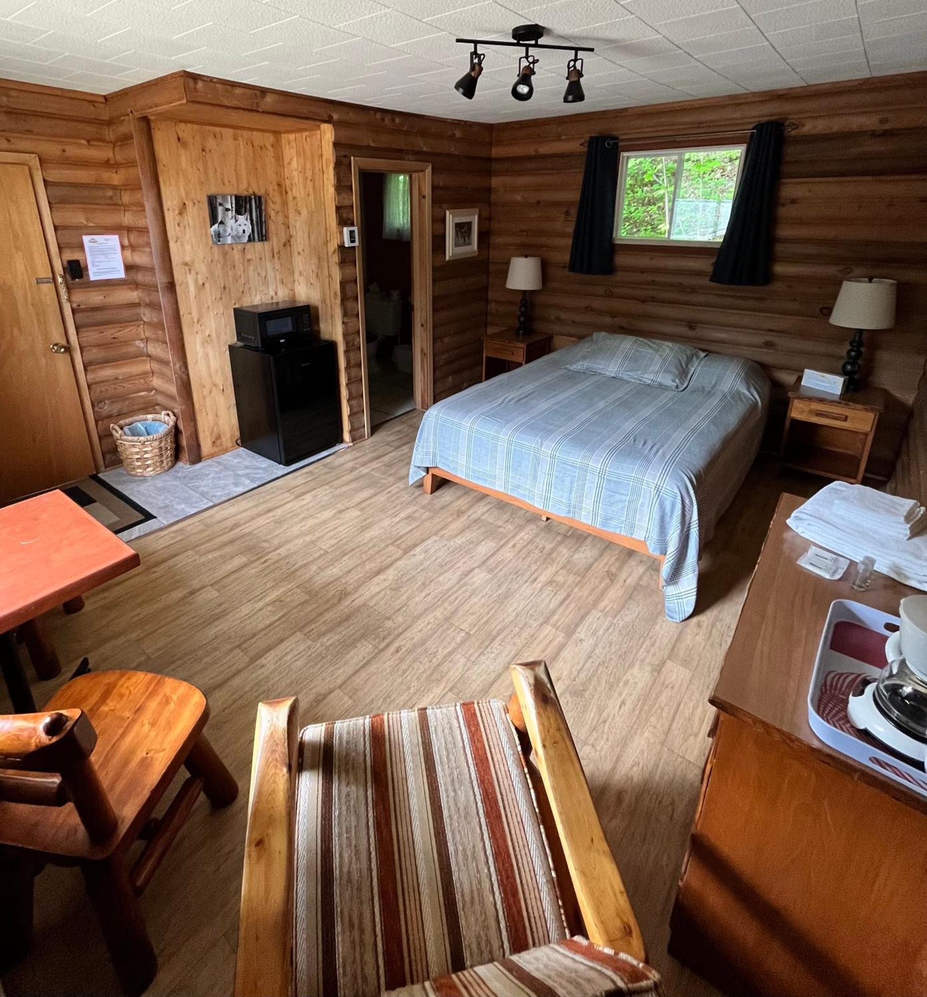 Saint-Michel Kan-A-Mouche Pourvoirie Auberge Et Chalets מראה חיצוני תמונה