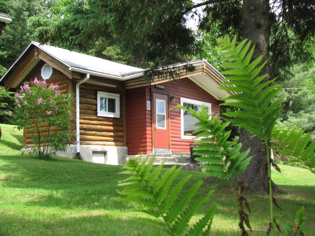 Saint-Michel Kan-A-Mouche Pourvoirie Auberge Et Chalets מראה חיצוני תמונה