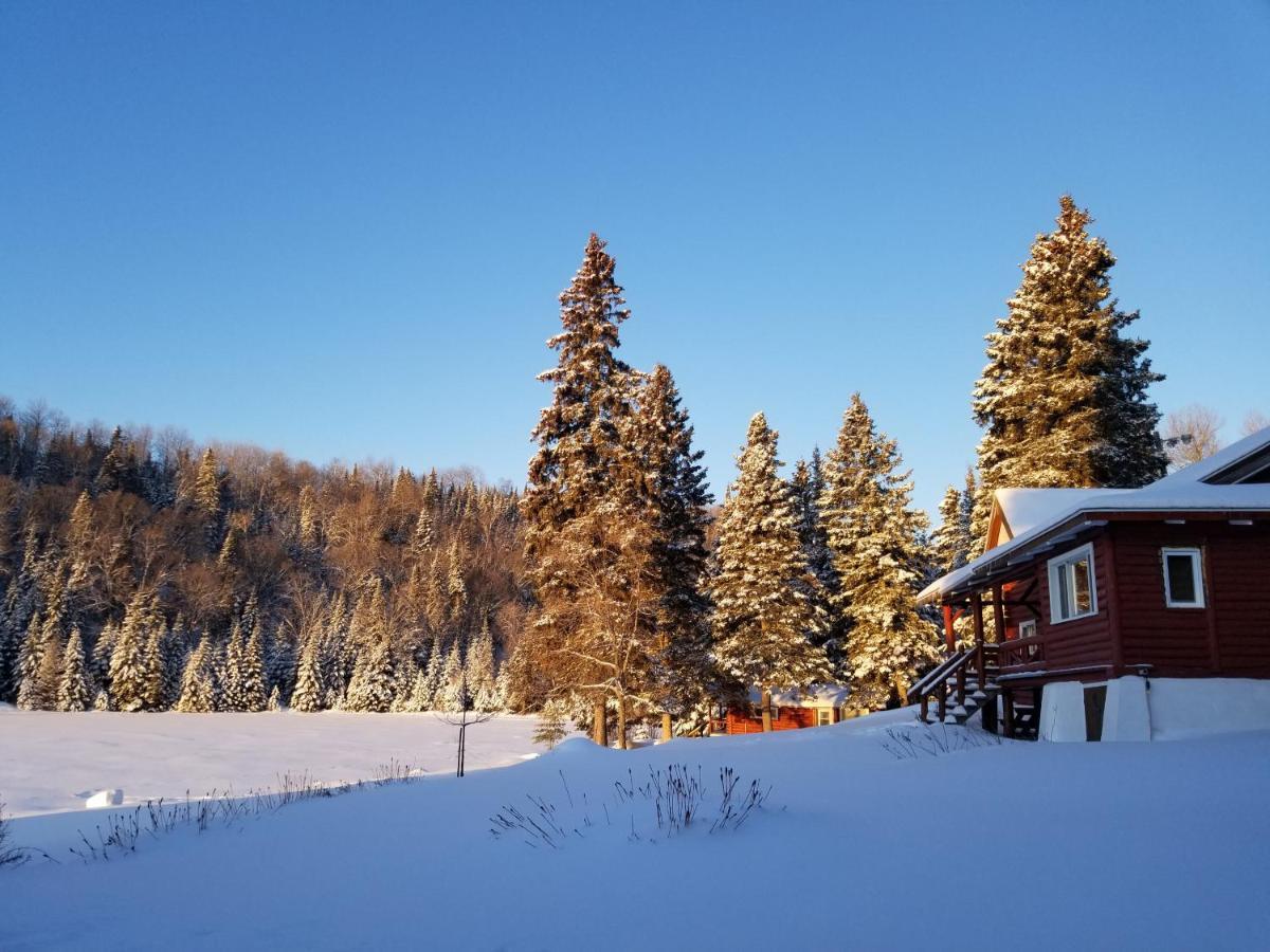 Saint-Michel Kan-A-Mouche Pourvoirie Auberge Et Chalets מראה חיצוני תמונה